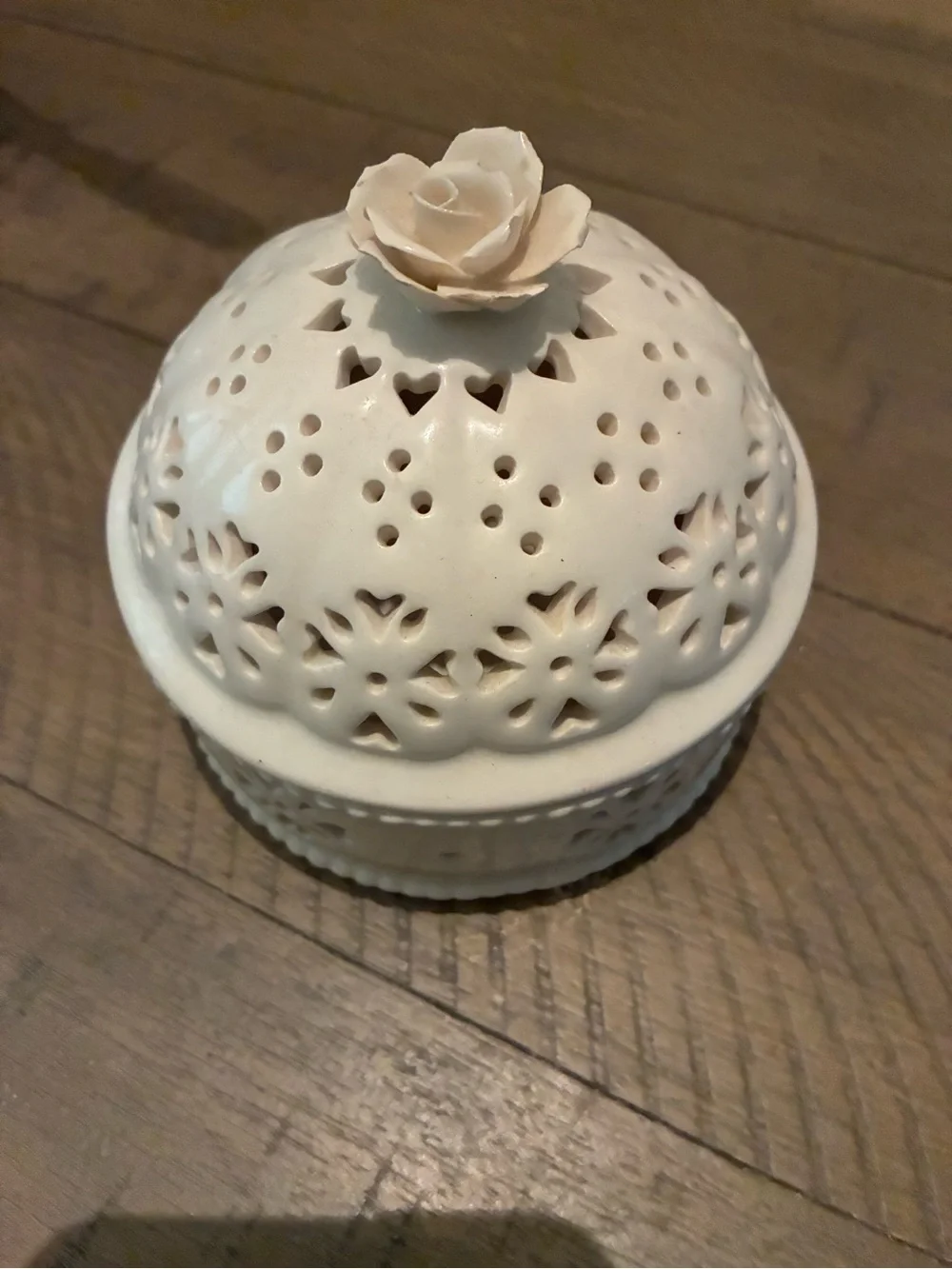 Vintage Hartley Greens & Co Leeds Pottery Lidded Potpourri Trinket Dish - Cream